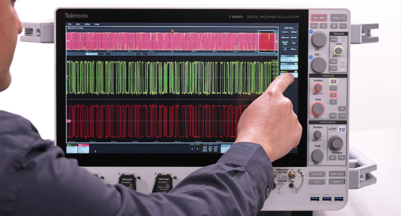 Engineer using a TekScope user interface on the 7 Series DPO