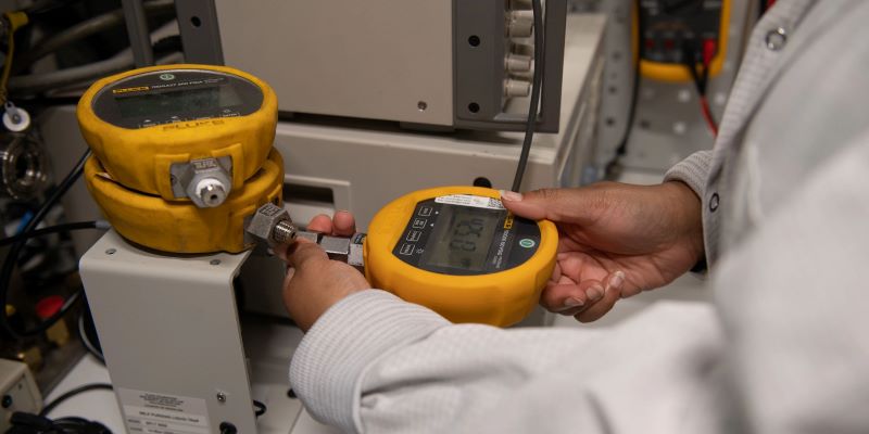 Pressure calibration technician