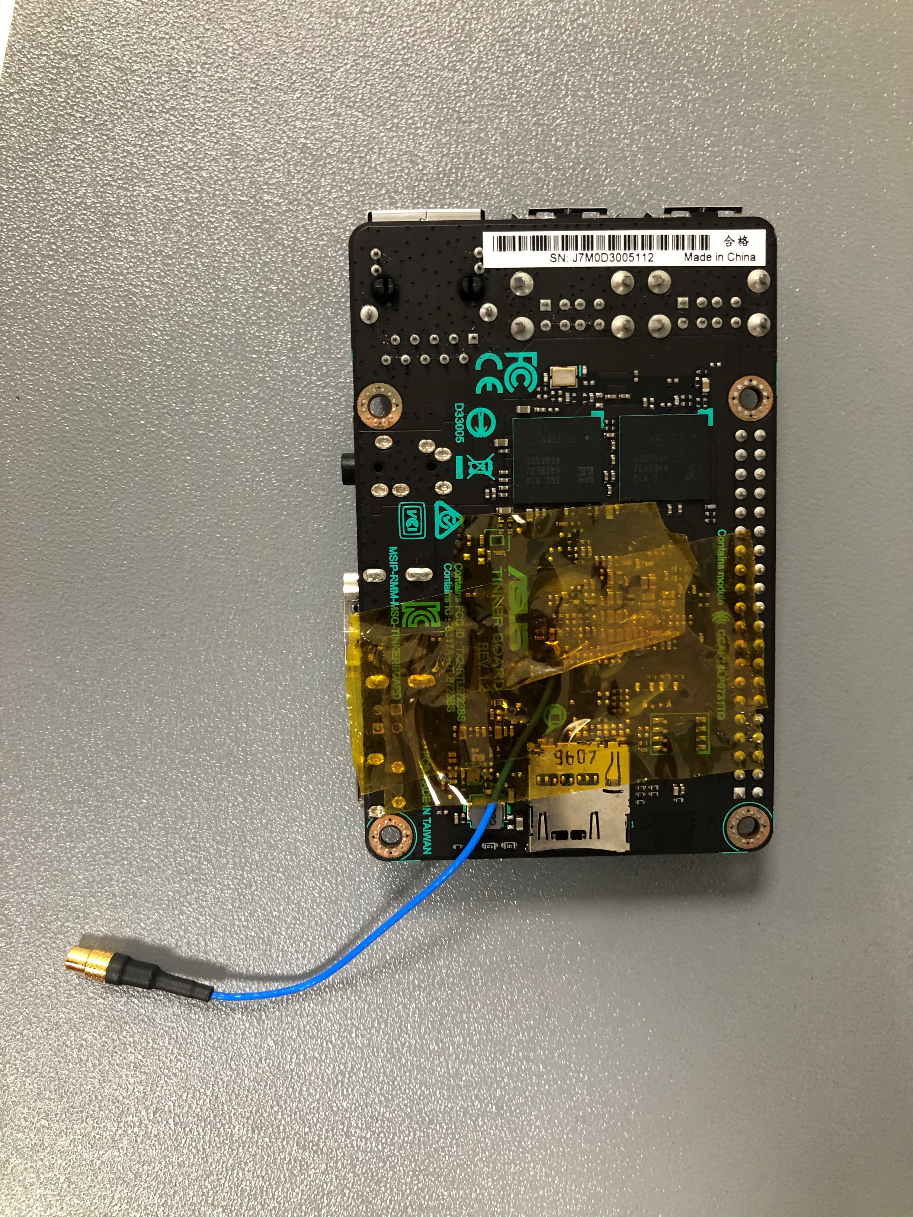 Circuit board to reference the diagram of the 5 Series MSO device under test using power rail probes and to built-in arbitrary/function generator